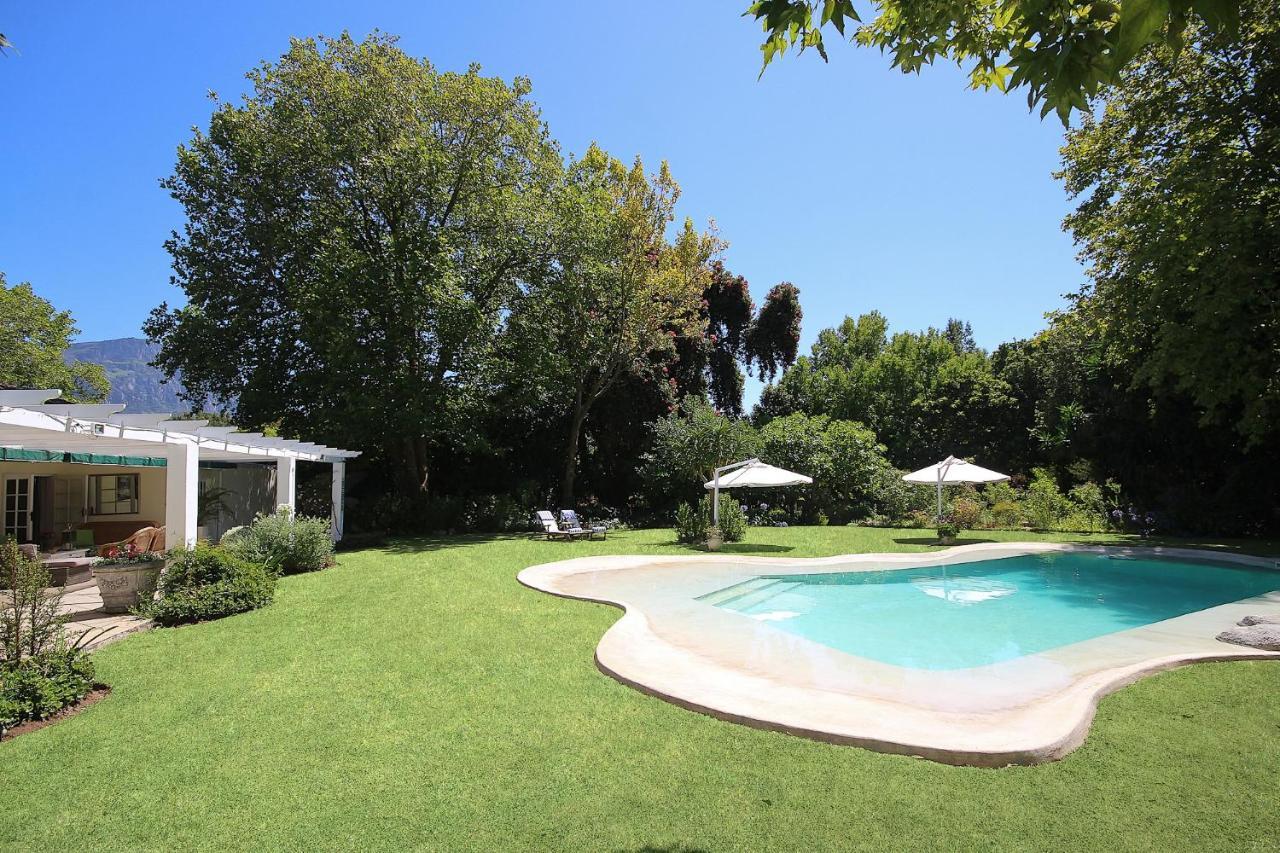 Beluga Of Constantia Guest House Kaapstad Buitenkant foto