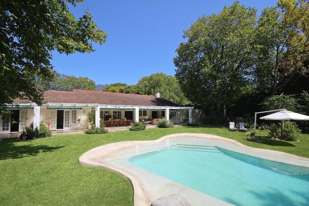 Beluga Of Constantia Guest House Kaapstad Buitenkant foto
