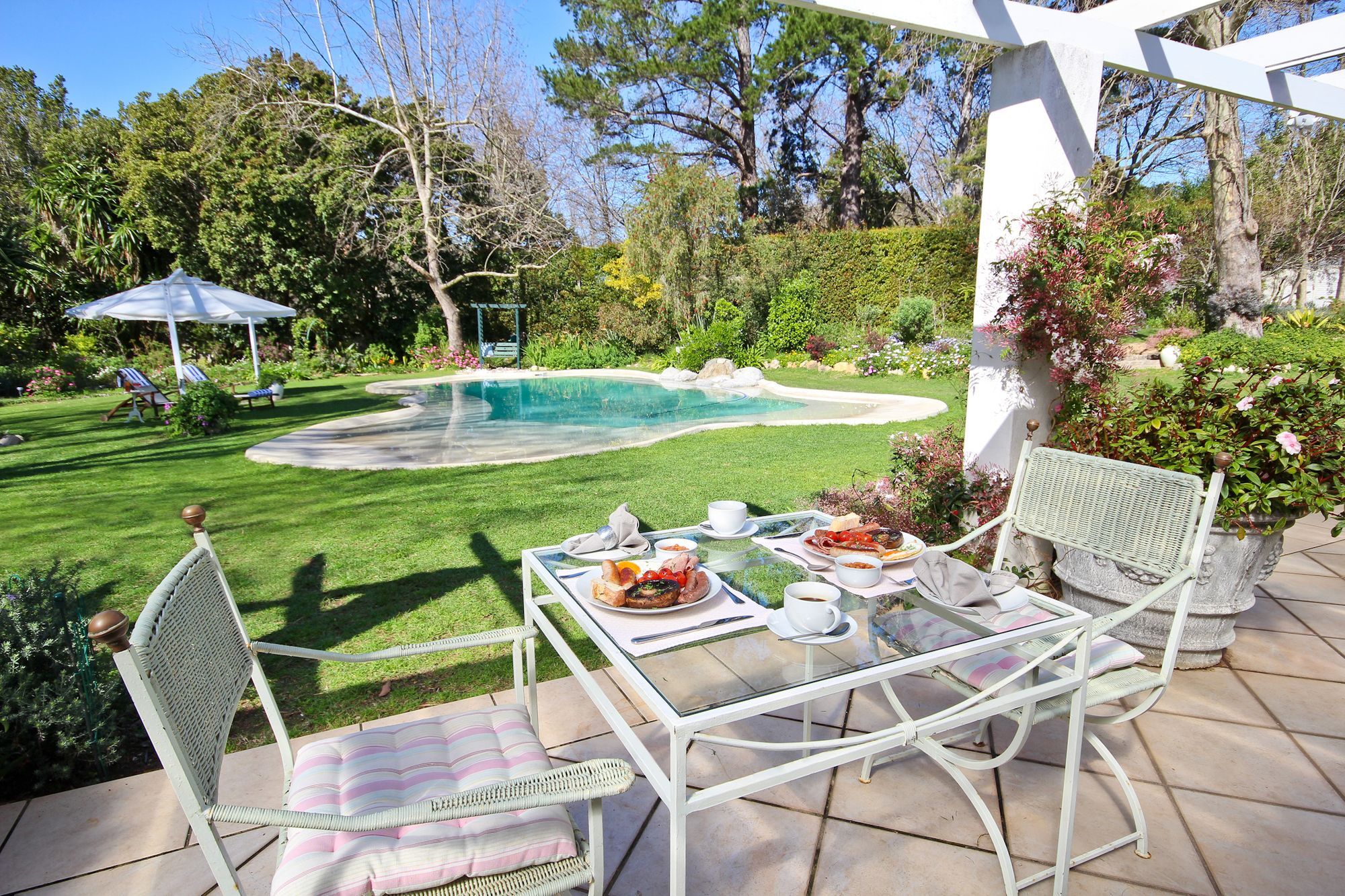 Beluga Of Constantia Guest House Kaapstad Buitenkant foto