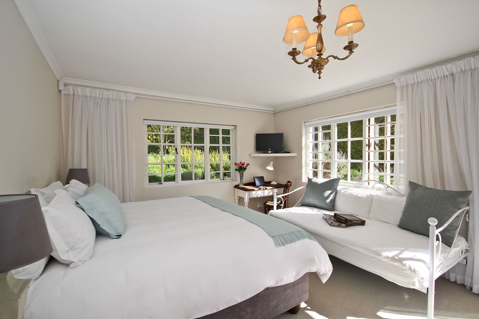 Beluga Of Constantia Guest House Kaapstad Buitenkant foto