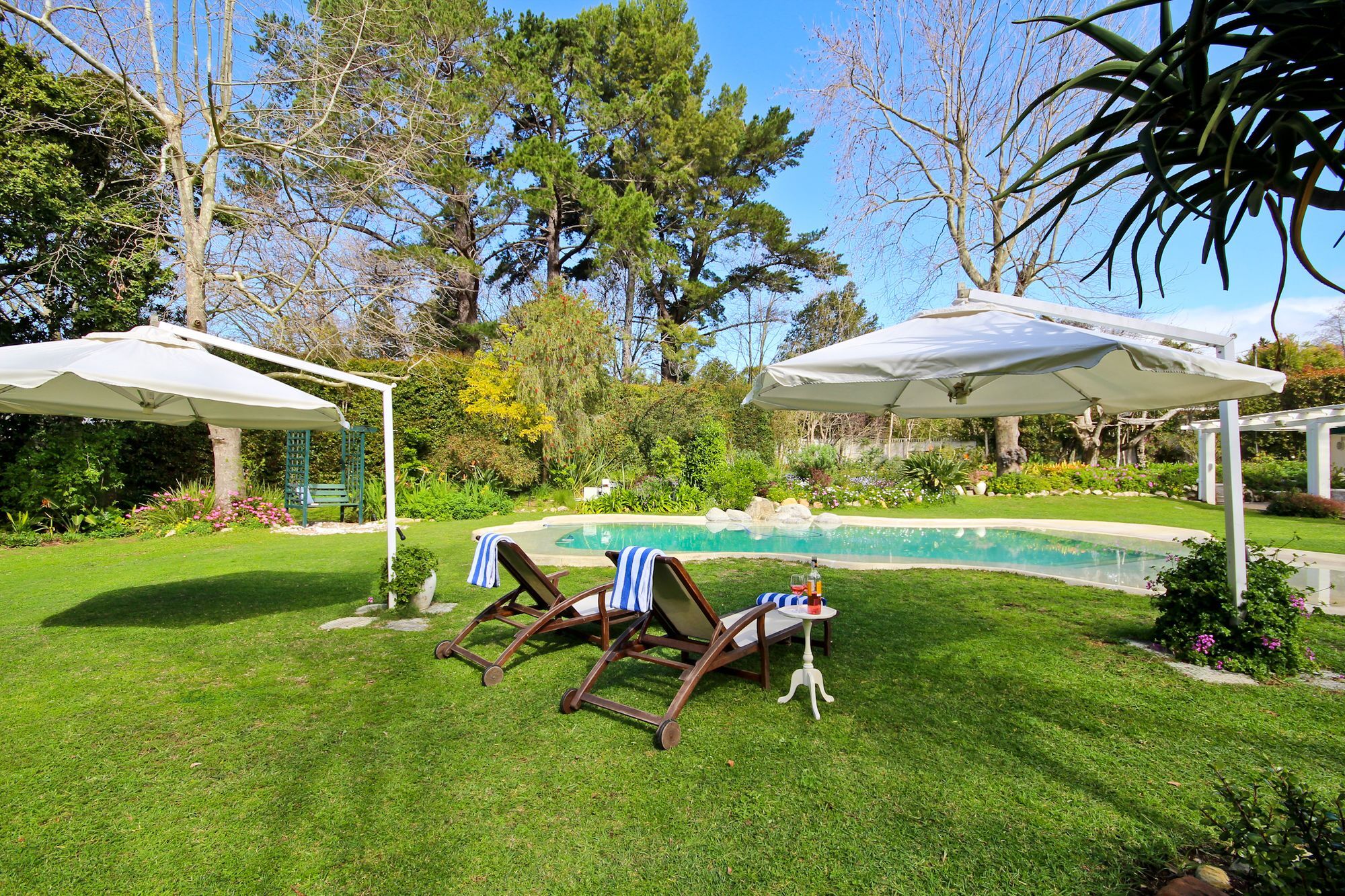 Beluga Of Constantia Guest House Kaapstad Buitenkant foto